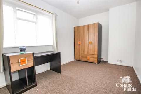 3 bedroom house to rent, Mayfield Road, London