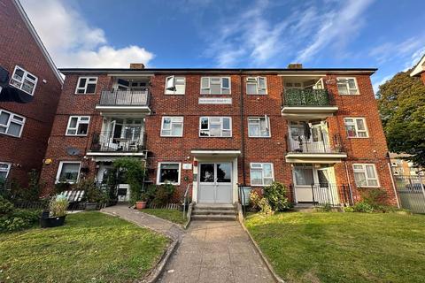 3 bedroom flat for sale, Ashurst Road, Portsmouth