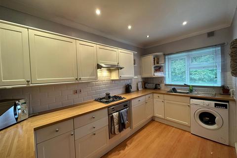 68 Ashurst Road, Portsmouth, PO6 3HZ