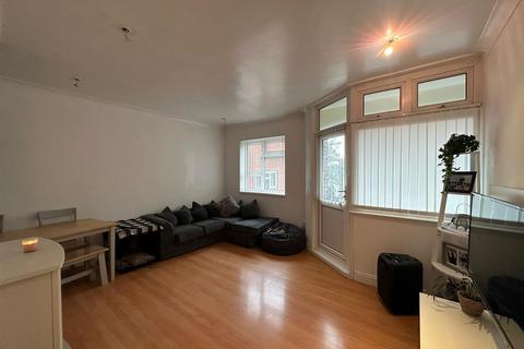 68 Ashurst Road, Portsmouth, PO6 3HZ
