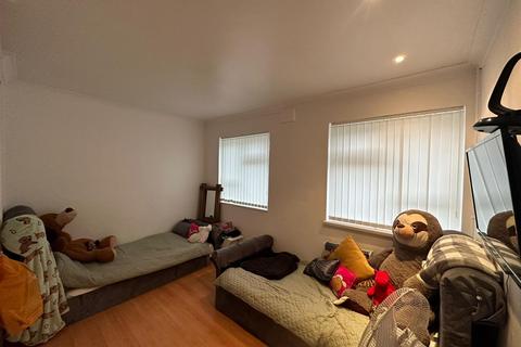 68 Ashurst Road, Portsmouth, PO6 3HZ