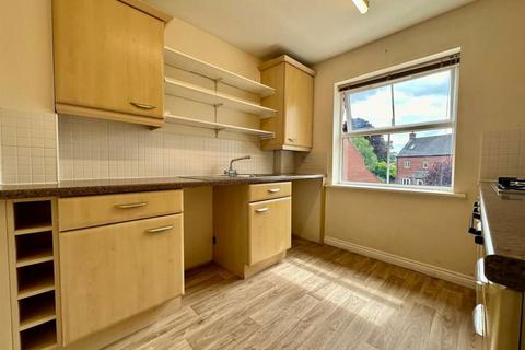 2 bedroom flat for sale, Popham Close, Tiverton, Devon, EX16 4GA