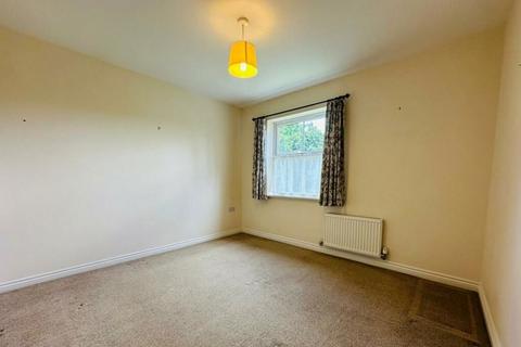 2 bedroom flat for sale, Popham Close, Tiverton, Devon, EX16 4GA