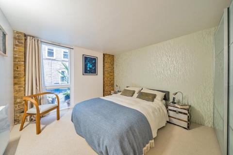 3 bedroom flat for sale, Cormont Road, London SE5