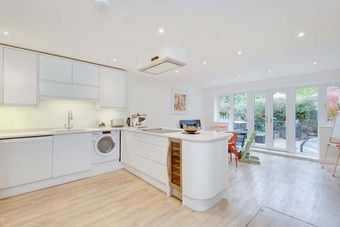 4 bedroom house to rent, Britannia Road, London SW6