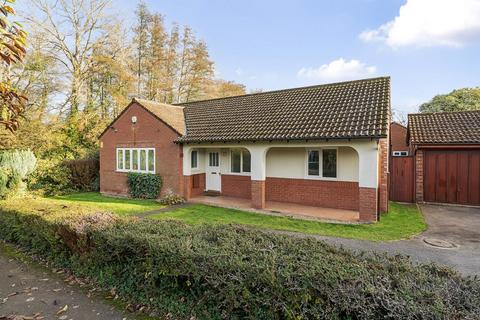 3 bedroom detached bungalow to rent, Fowey Close, Chandler's Ford, Eastleigh