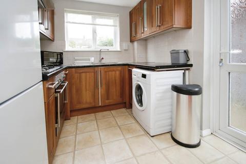 2 bedroom end of terrace house to rent, Kennel Lane, Bracknell RG42