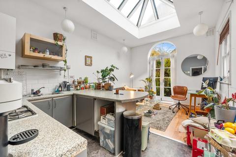 1 bedroom flat for sale, Albion Road, London, N16