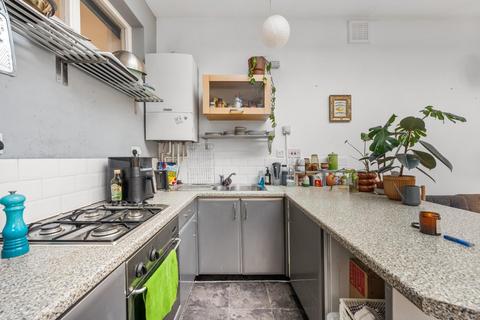 1 bedroom flat for sale, Albion Road, London, N16