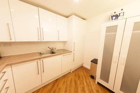 2 bedroom flat to rent, Pennington Court, Rotherhithe Street, London, SE16