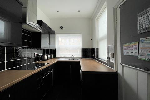 4 bedroom terraced house to rent, Harland Road, Sheffield S11