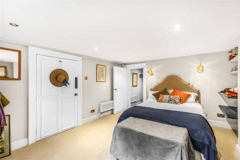 3 bedroom apartment for sale, Hampton Court Road, East Molesey, Surrey, KT8