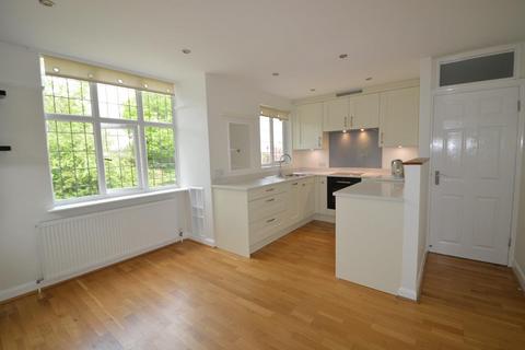 2 bedroom apartment to rent, Beacon Gardens, Crowborough