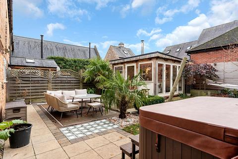 16 Auster Crescent, Rearsby, Leicester, LE7 4UE