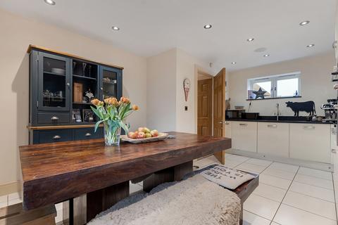 16 Auster Crescent, Rearsby, Leicester, LE7 4UE