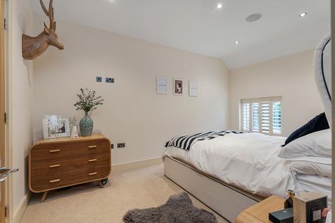 16 Auster Crescent, Rearsby, Leicester, LE7 4UE