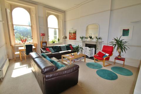 3 bedroom apartment to rent, Adelaide Crescent, Hove, BN3