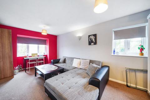 1 bedroom flat for sale, Kingfisher Way, London, NW10