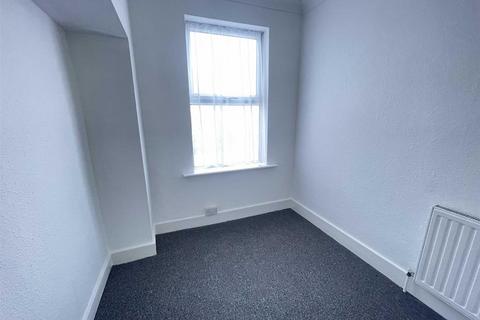 2 bedroom flat to rent, Francis Road, Leyton