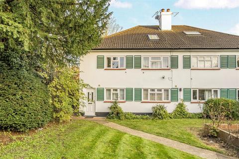 4, Hazelwood Court South Bank, Surbiton, KT6 6DE