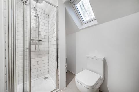 4, Hazelwood Court South Bank, Surbiton, KT6 6DE