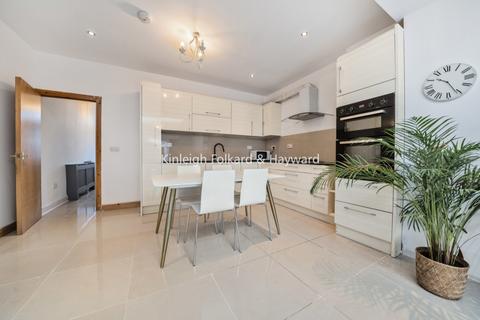 4 bedroom house to rent, Blackshaw Road London SW17