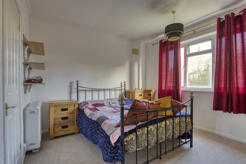 2 bedroom flat for sale, Flat 10 Essex Court, Essex Drive, Taunton