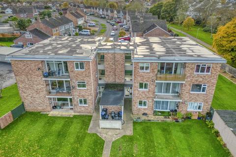 2 bedroom flat for sale, Flat 10 Essex Court, Essex Drive, Taunton