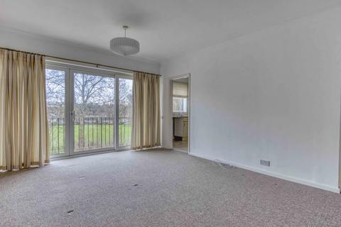 2 bedroom flat for sale, Flat 10 Essex Court, Essex Drive, Taunton