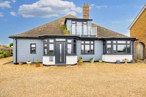 4 bedroom chalet for sale, Cliff Parade, Hunstanton, Norfolk, PE36