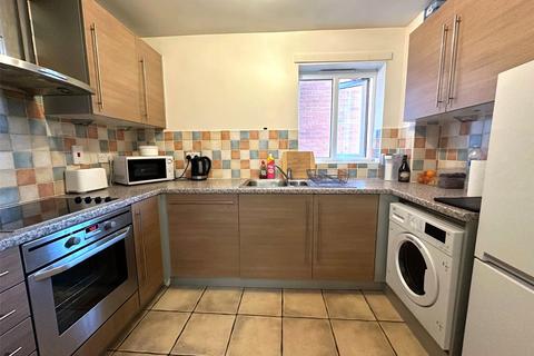 2 bedroom flat to rent, Reservoir Road, Northamptonshire NN16