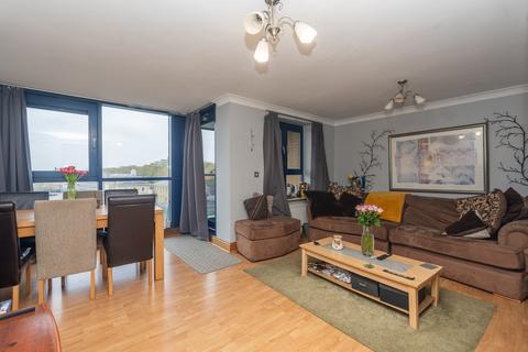 2 bedroom flat for sale, Canute Road, Southampton SO14