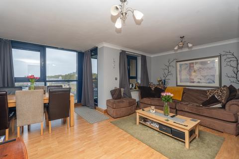 2 bedroom flat for sale, Canute Road, Southampton SO14