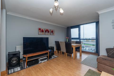 2 bedroom flat for sale, Canute Road, Southampton SO14