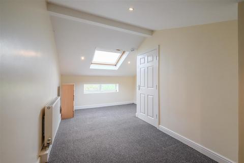 4 bedroom apartment for sale, Briggate, Elland