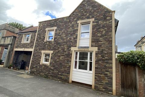 3 bedroom detached house to rent, Thorndale Mews, Bristol BS8