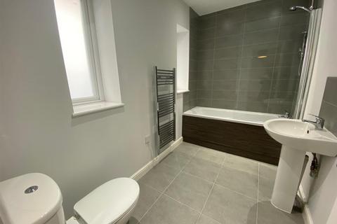 1 bedroom flat to rent, 33 High Street, Heckmondwike