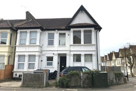 1 bedroom flat for sale, Flat 4, 166 York Road, Southend-on-Sea, Essex, SS1 2DZ