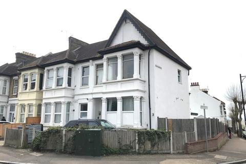 1 bedroom flat for sale, Flat 4, 166 York Road, Southend-on-Sea, Essex, SS1 2DZ