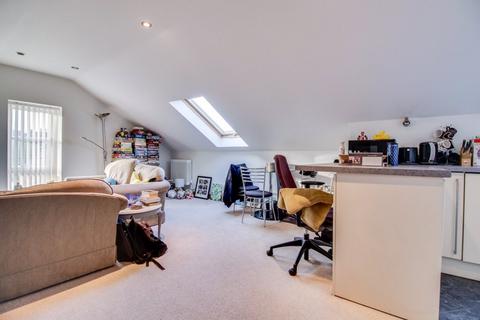 1 bedroom flat for sale, Calverley Bridge, Leeds, West Yorkshire, UK, LS13