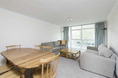 2 bedroom flat to rent, Clifton Court, Cherrywood Drive, Putney