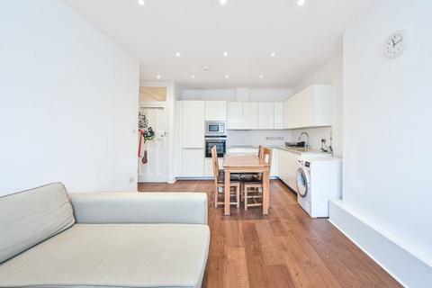 2 bedroom flat to rent, Finchley Road, Hampstead, London, NW3