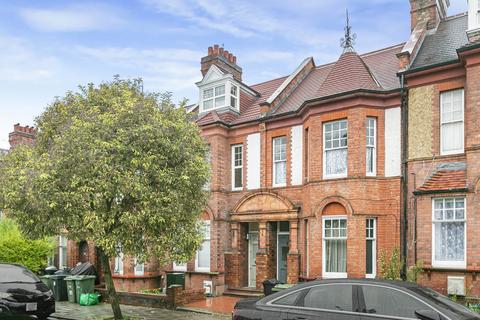 4 bedroom terraced house for sale, Amesbury Avenue, London, SW2