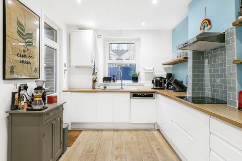 4 bedroom terraced house for sale, Amesbury Avenue, London, SW2