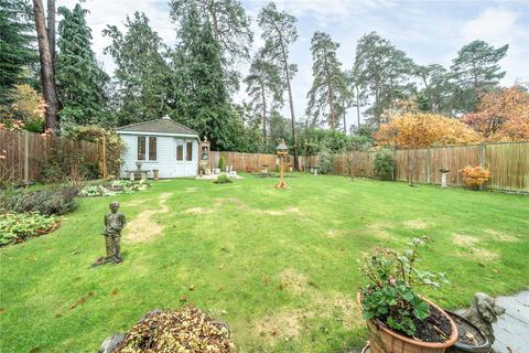 4 bedroom detached house for sale, Roundway, Surrey GU15