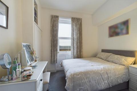 1 bedroom apartment for sale, Trafalgar Square, Scarborough YO12