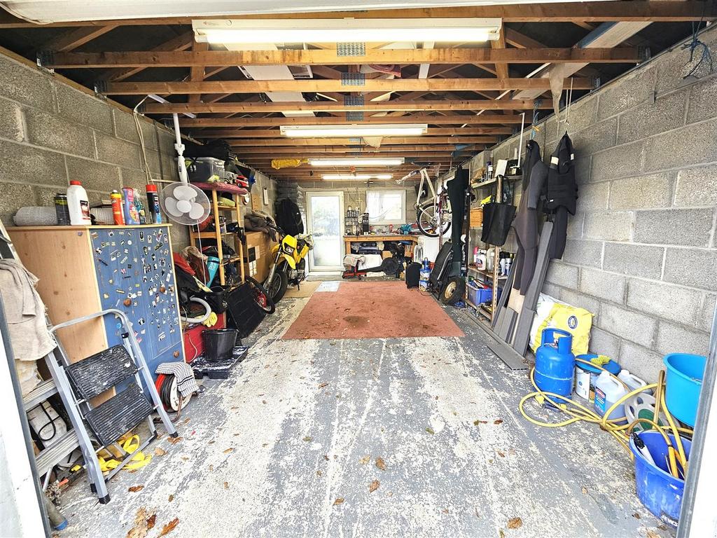 Garage Inside.jpg