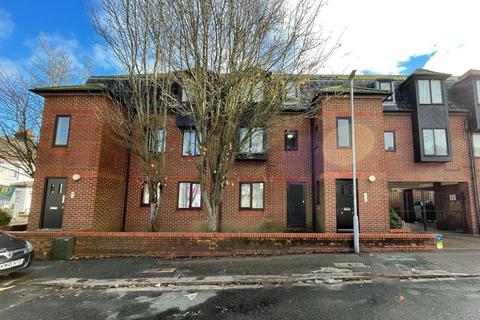 2 bedroom flat for sale, Flat 9 Albany Court, Dallow Road, Luton, Bedfordshire, LU1 1NP