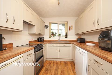 121 Burrington Drive, Stoke-on-trent, ST4 8YE