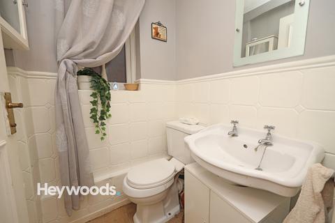 121 Burrington Drive, Stoke-on-trent, ST4 8YE
